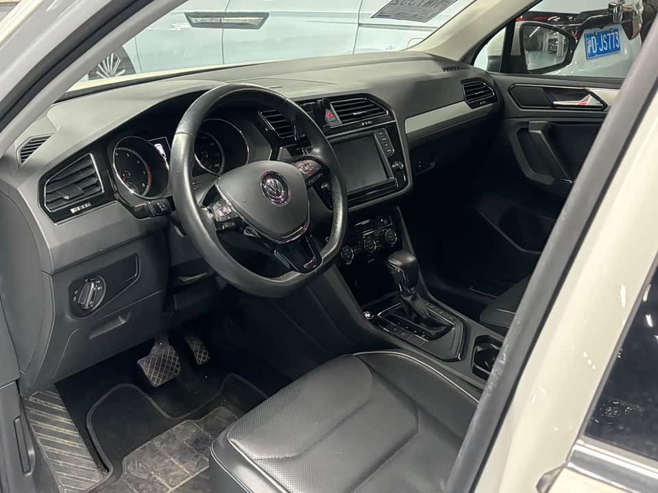 Volkswagen Tiguan L