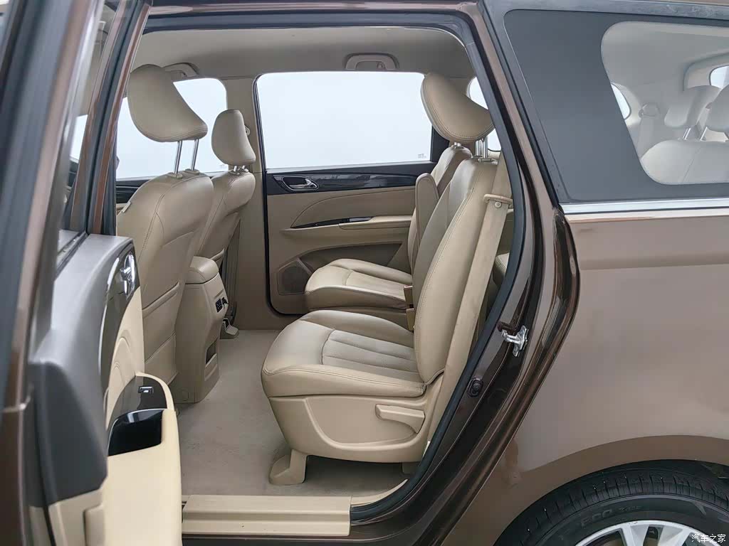 Wuling 730, 2016 15