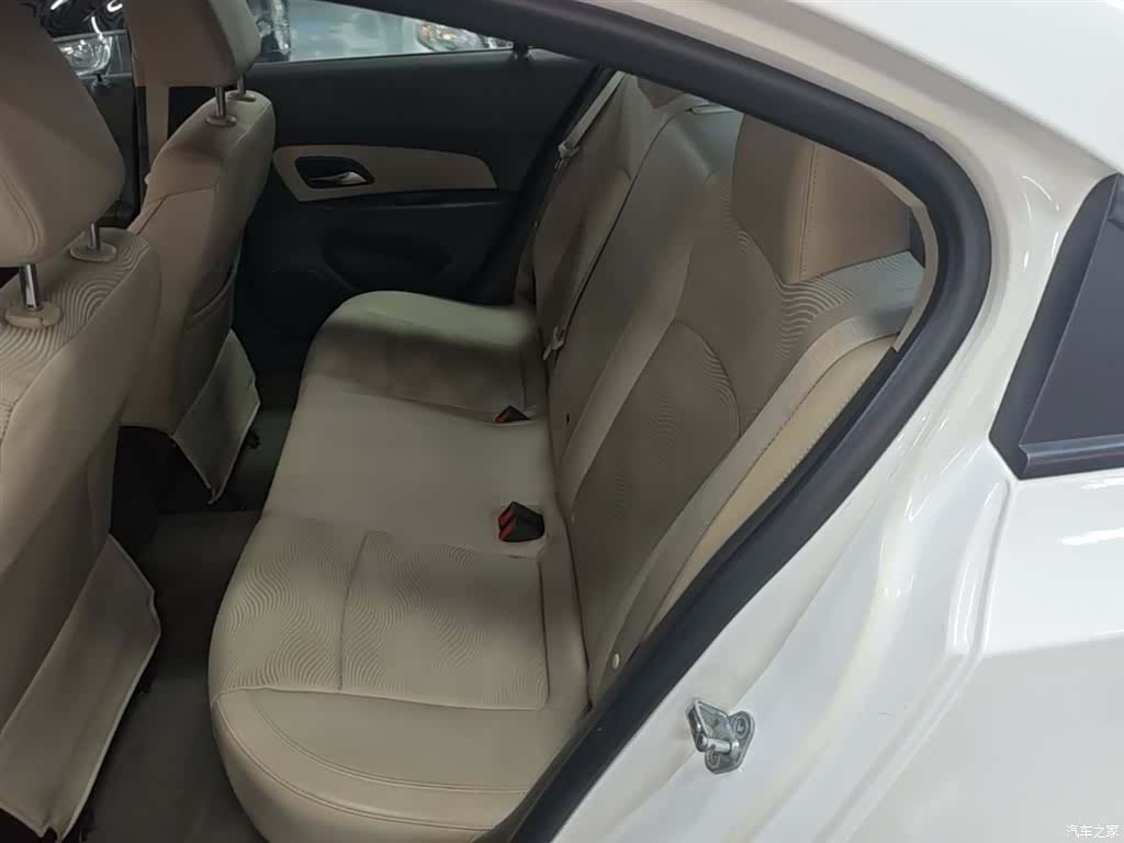 Chevrolet SE, 2015 17