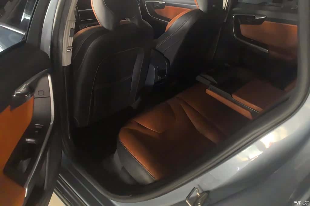 Volvo V60, 2018 11