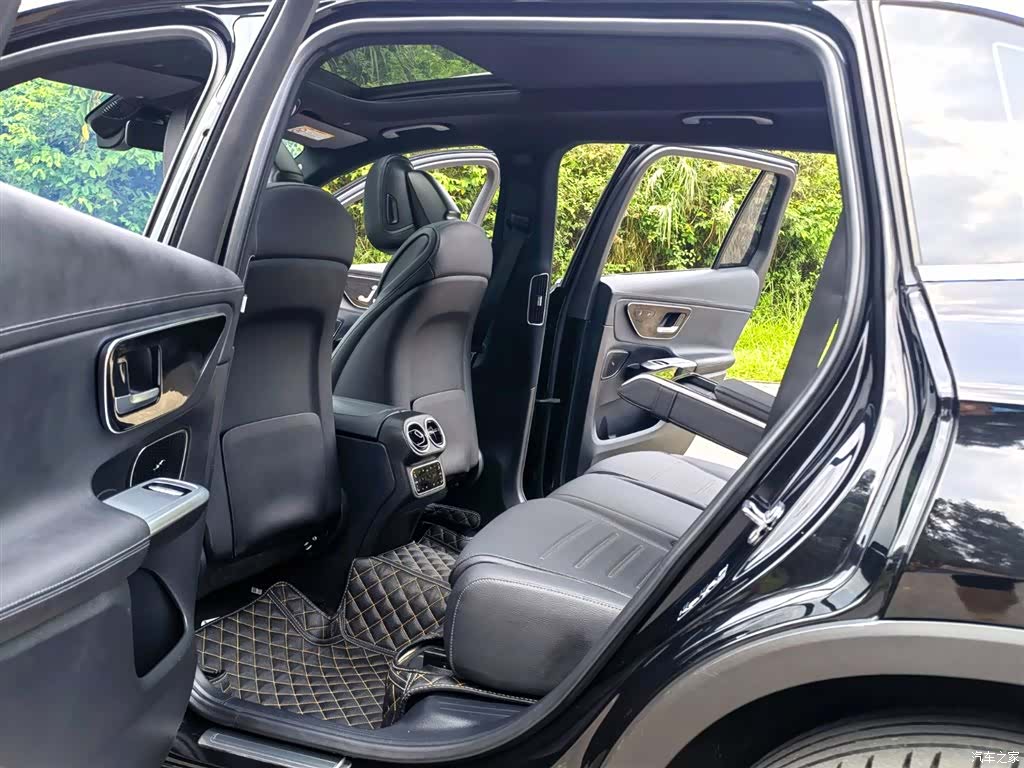 Mercedes-Benz GLC, 2023 10