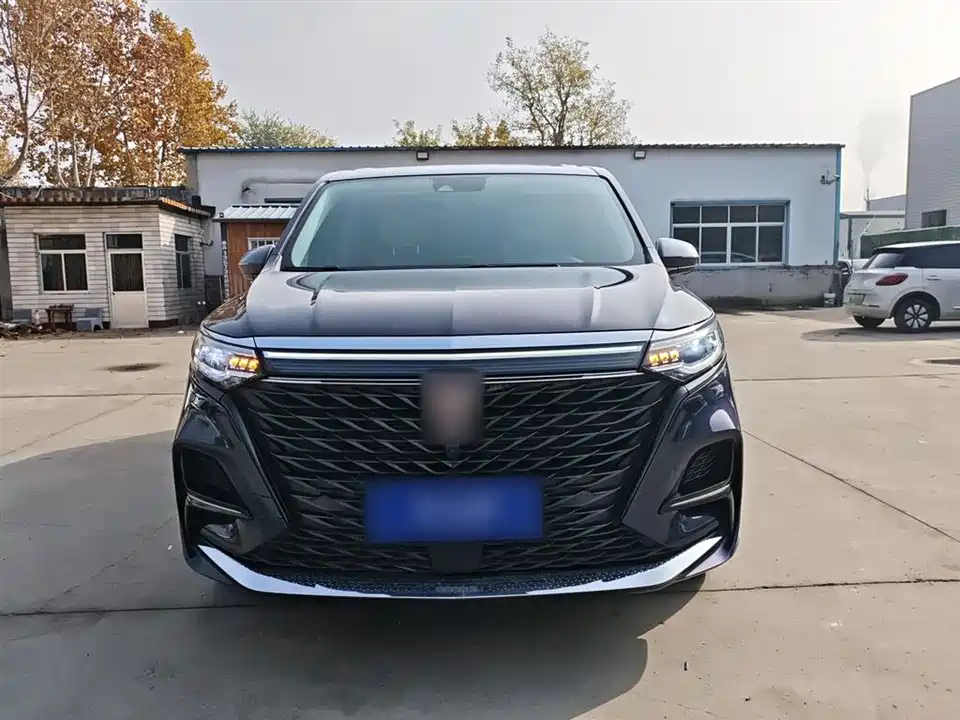 Roewe iMAX8