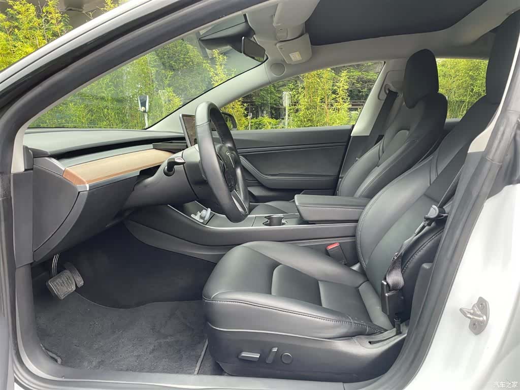 Tesla Model 3, 2019 7