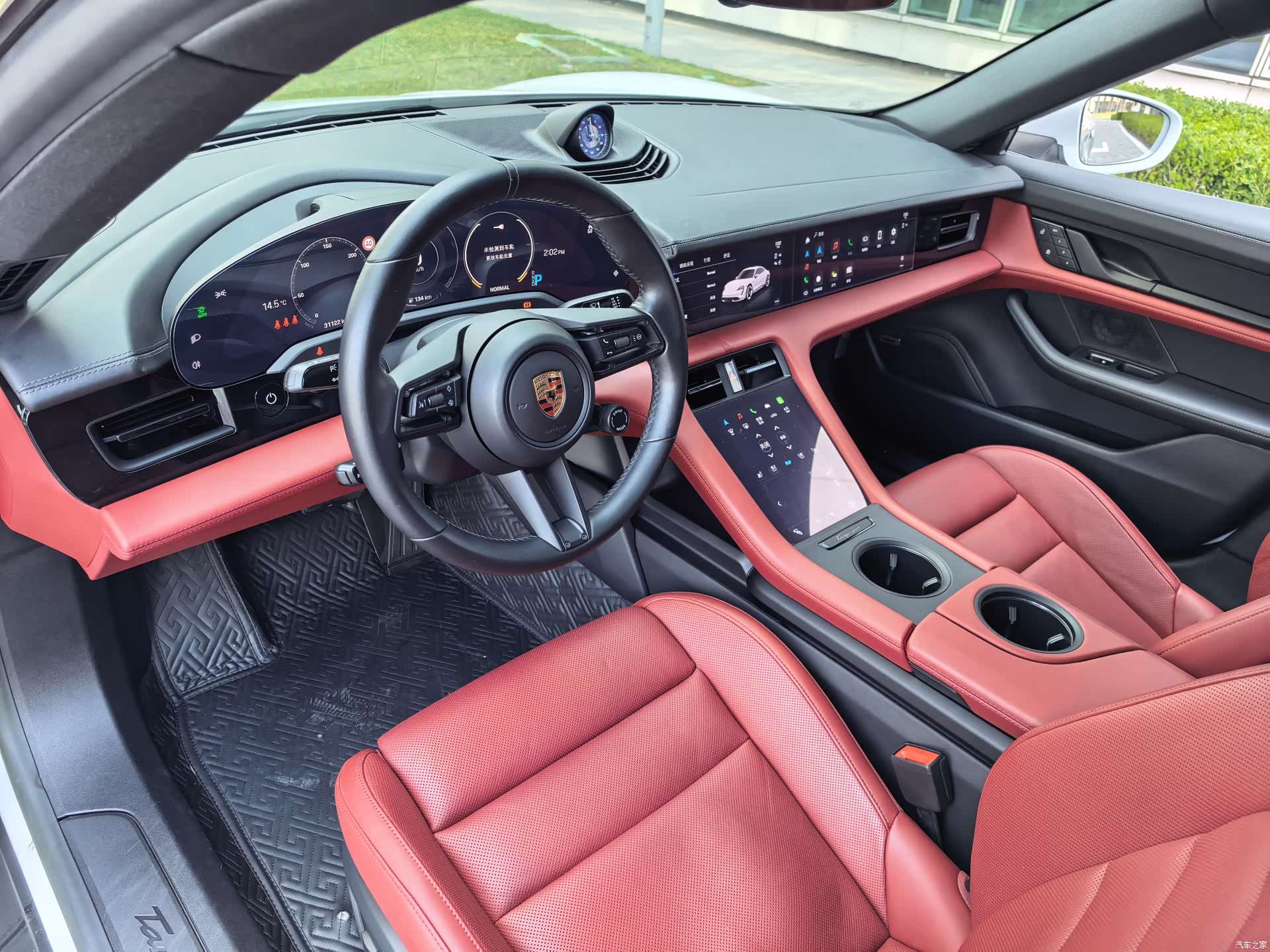 Porsche Taycan, 2023 7