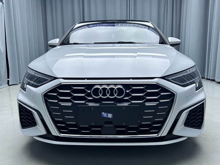 Audi A3 2023, фото 2