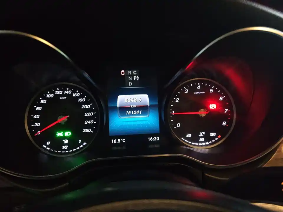 Mercedes-Benz V-class