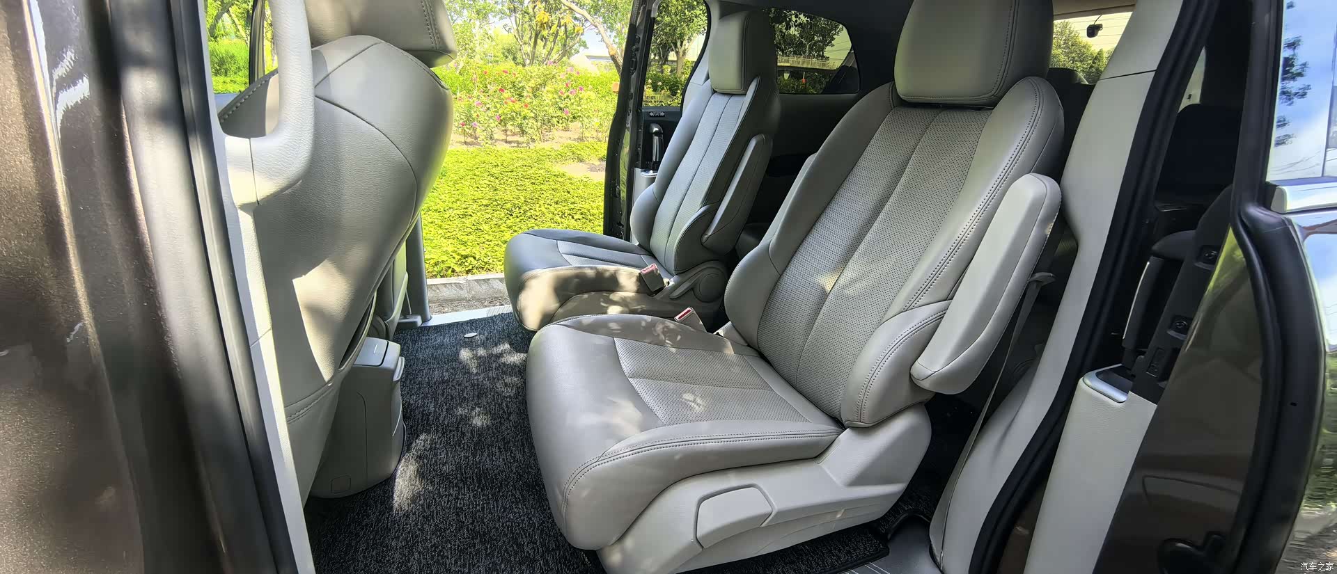 Buick GL8, 2023 9