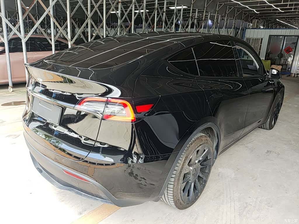Tesla Model Y, 2023 все фото