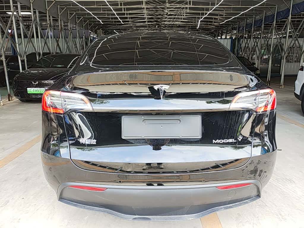 Tesla Model Y, 2023 4
