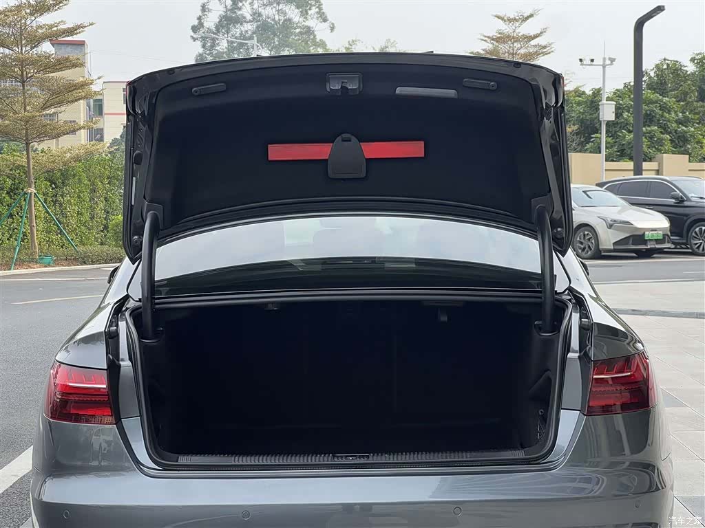 Audi A4L, 2022 21