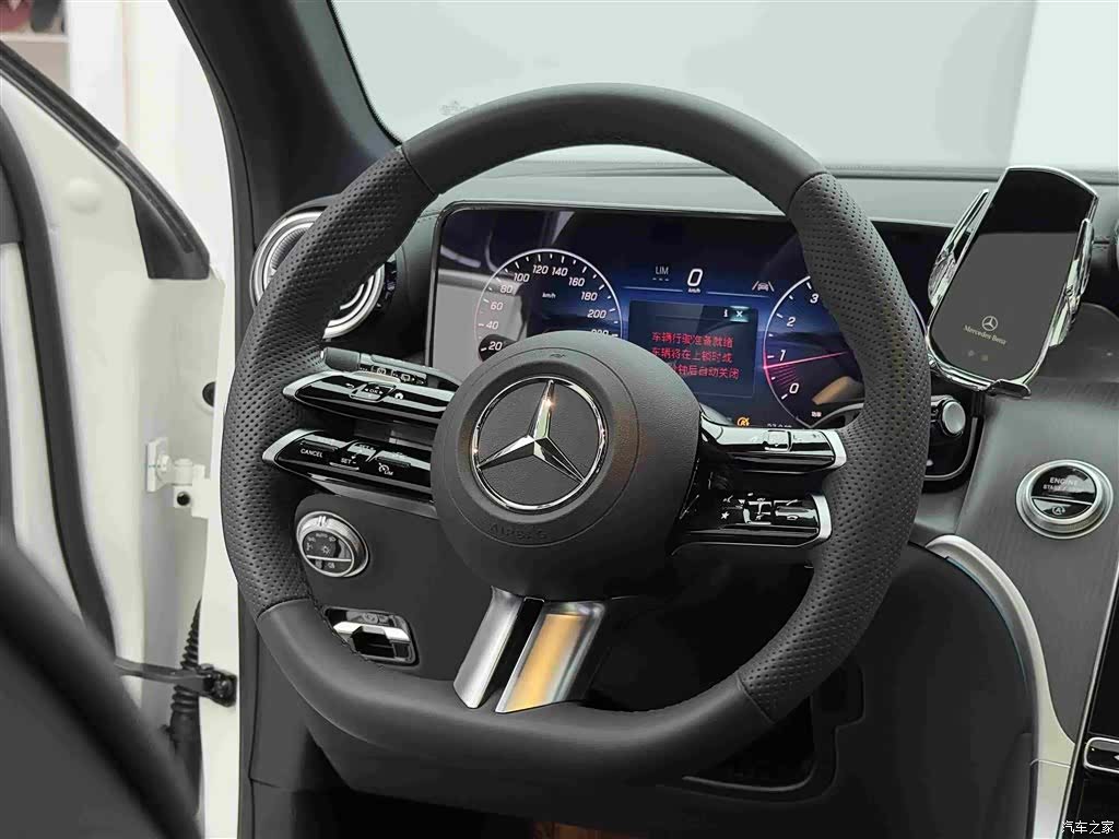 Mercedes-Benz GLC, 2025 13