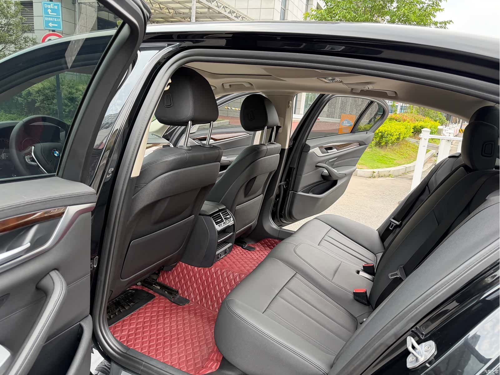 BMW 5 Series, 2018 11
