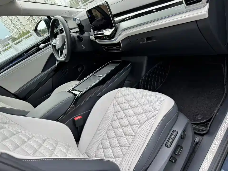 Volkswagen ID.6 CROZZ