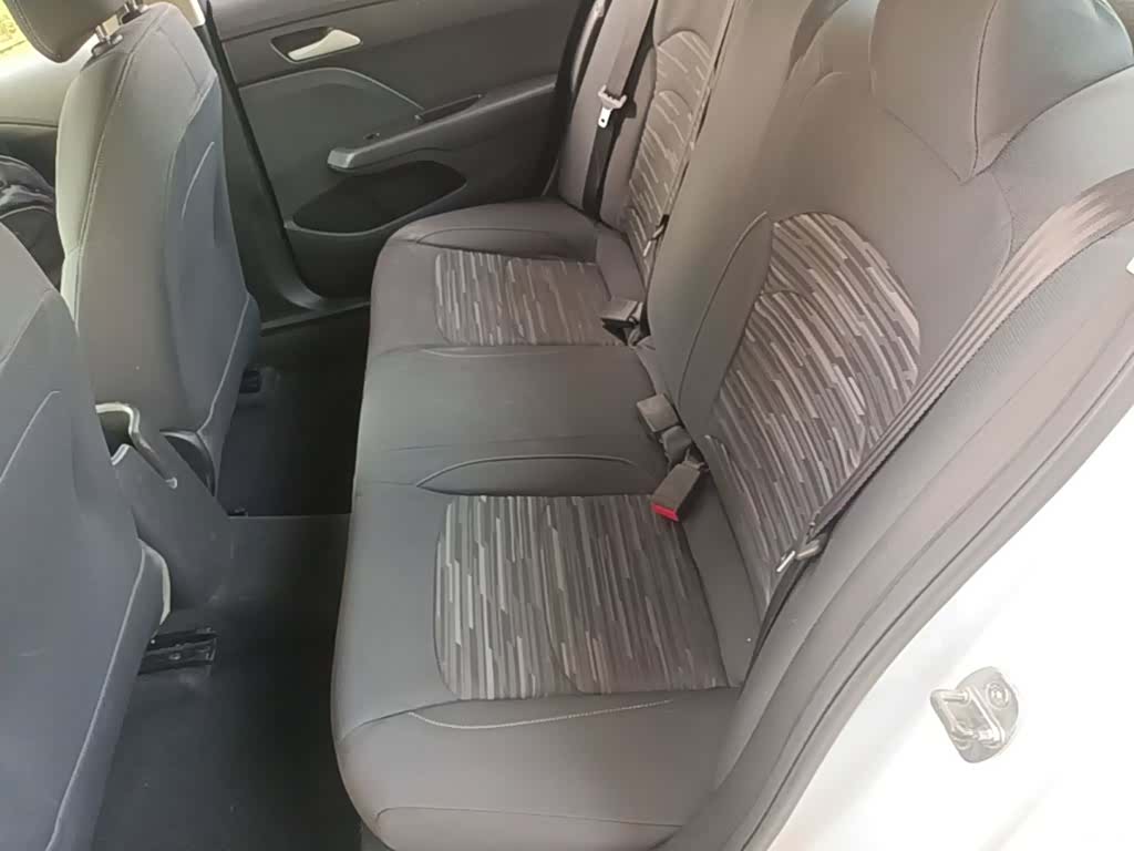 Chevrolet 320, 2018 17