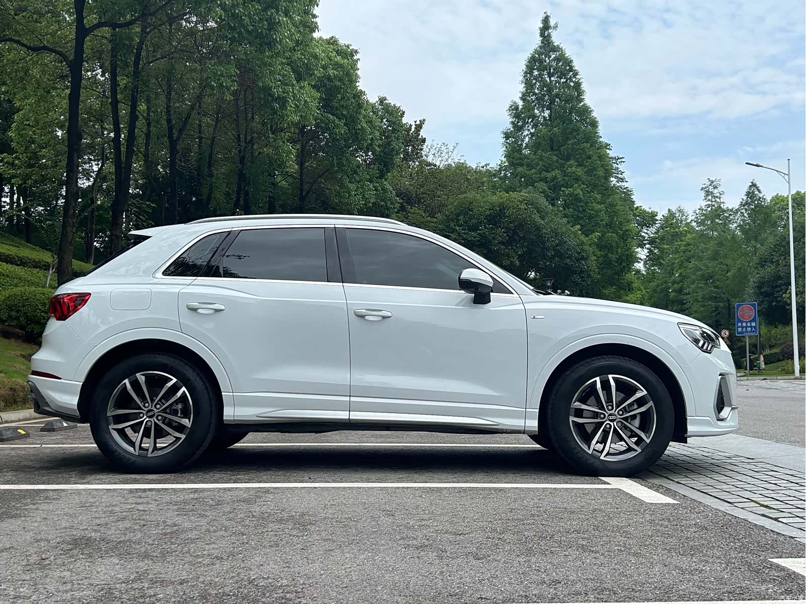 Audi Q3, 2022 4