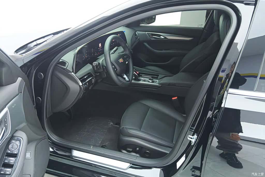 Cadillac CT5, 2025 9