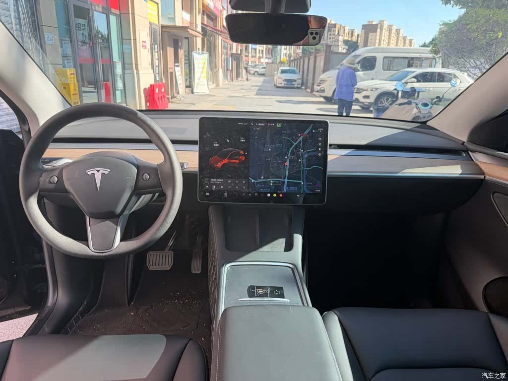 Tesla Model Y, 2021 10