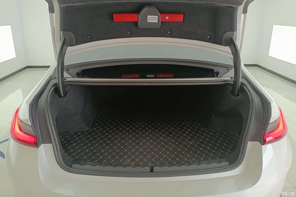 BMW i3, 2024 4