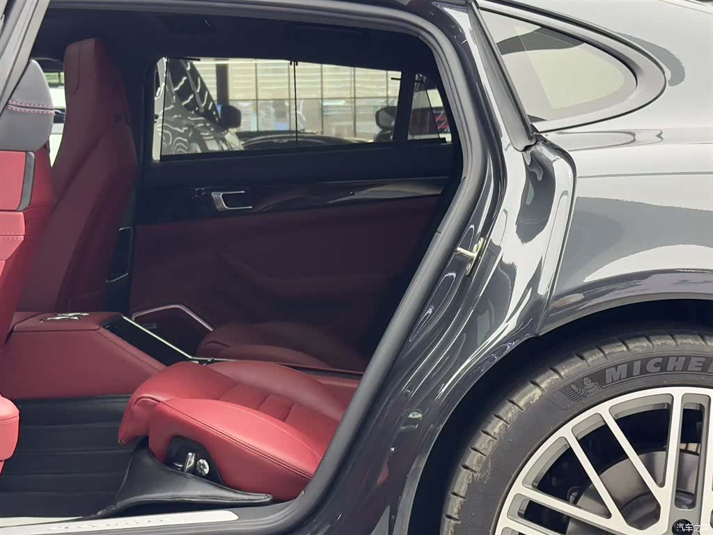 Porsche Panamera, 2018 7