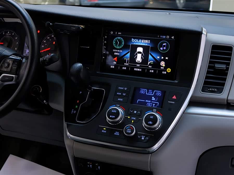 Toyota SIENNA 2017, фото 20