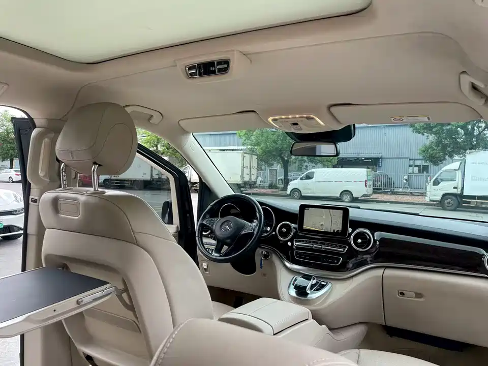 Mercedes-Benz V-class