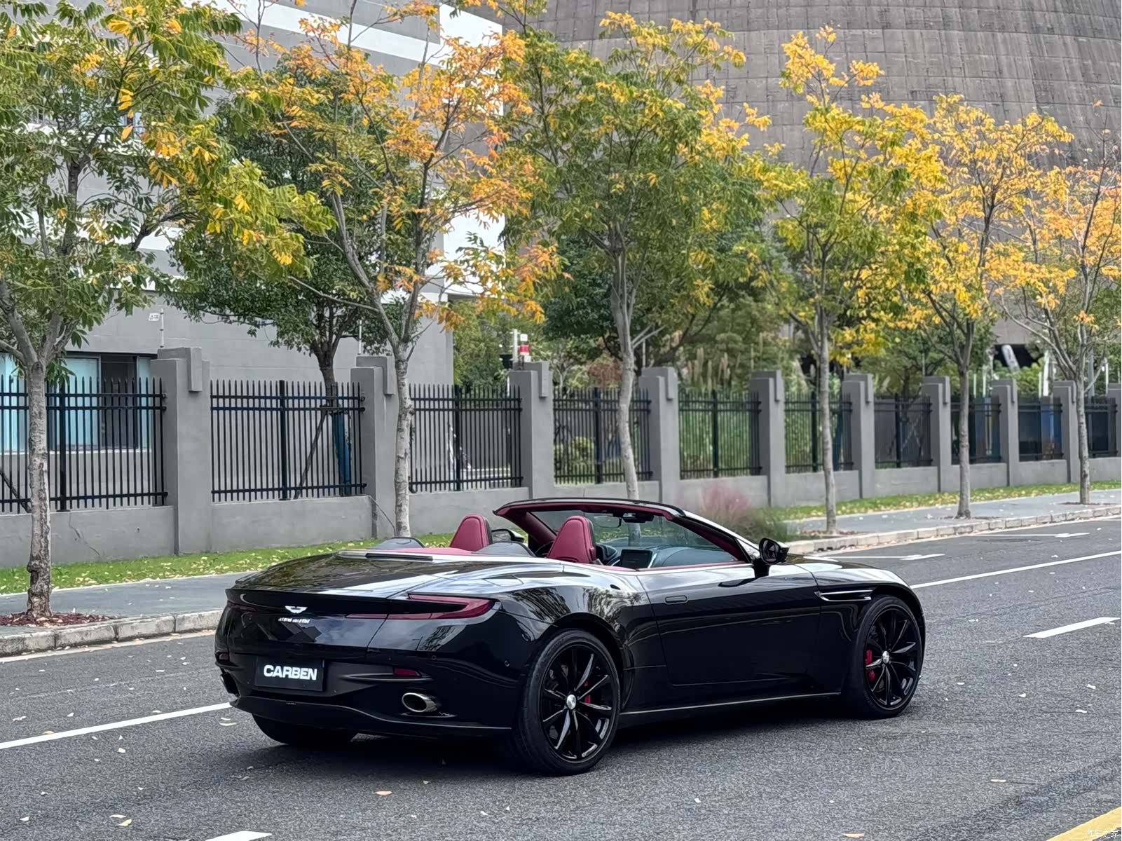 Aston Martin DB11, 2019 10
