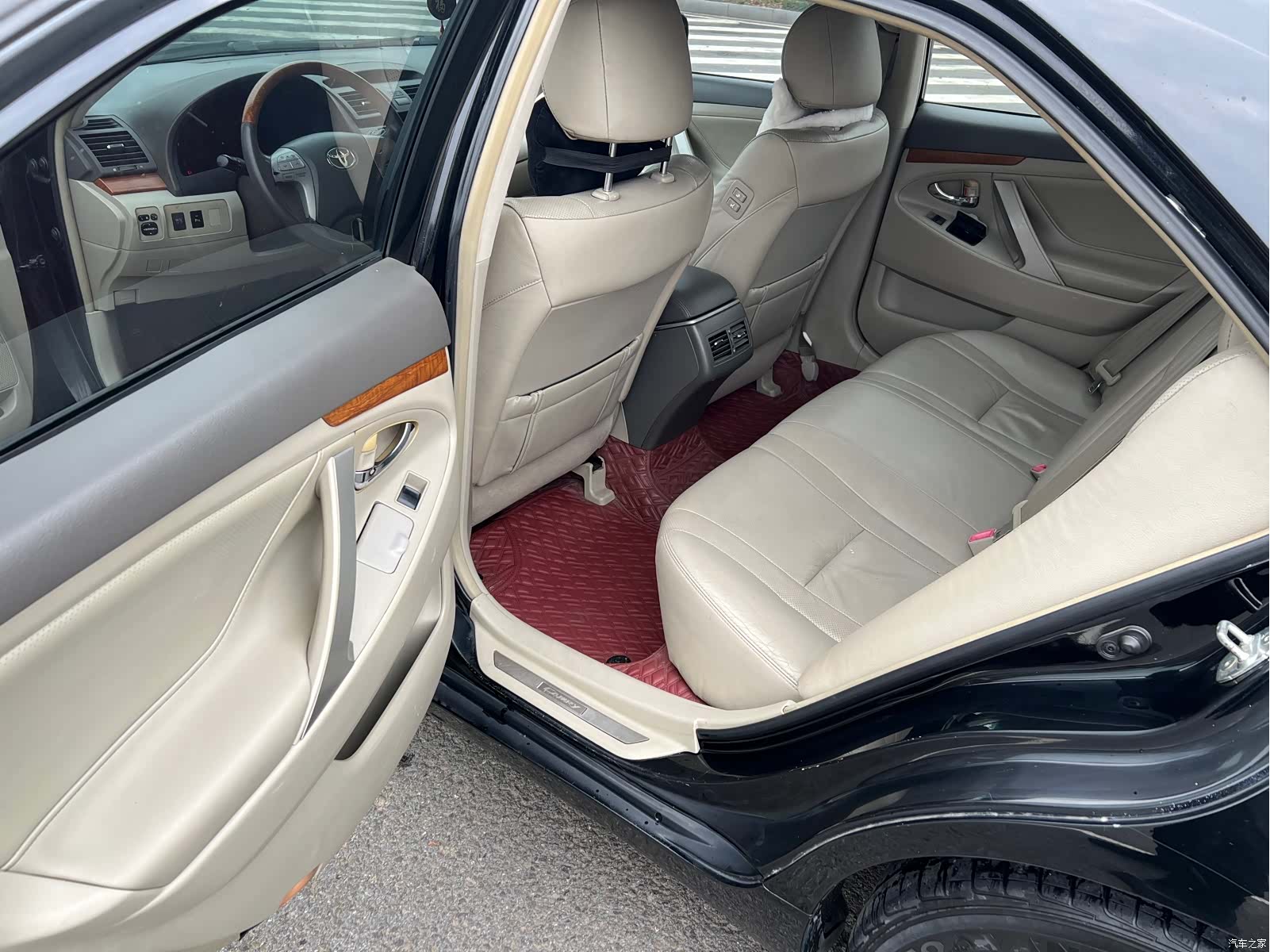 Toyota Camry, 2011 8