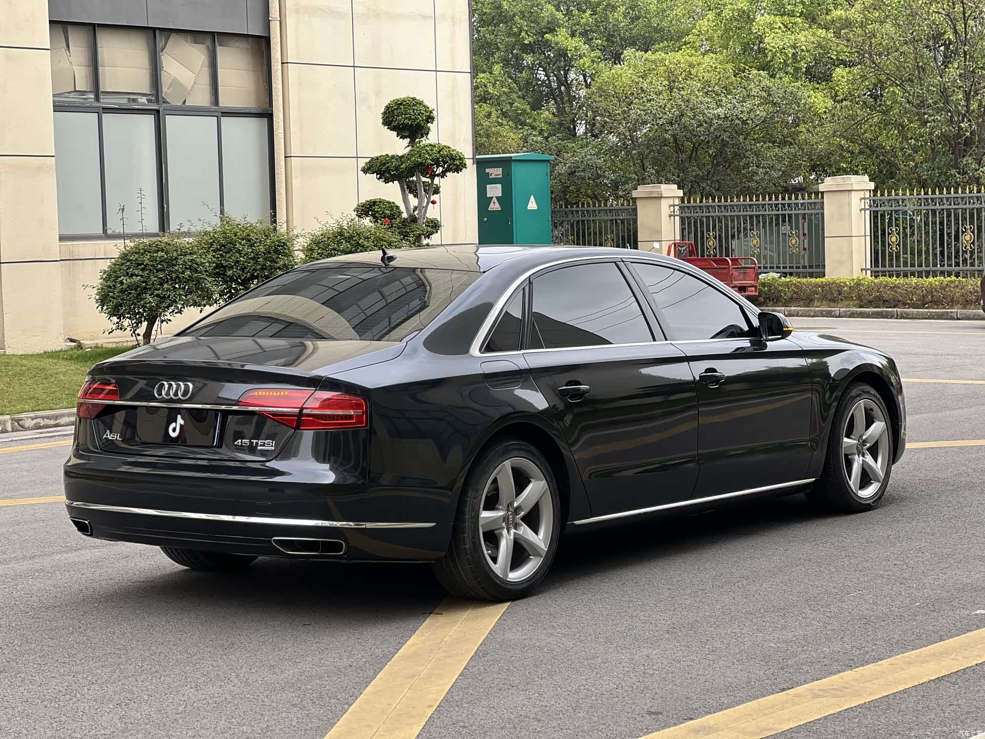 Audi A8L, 2015 25