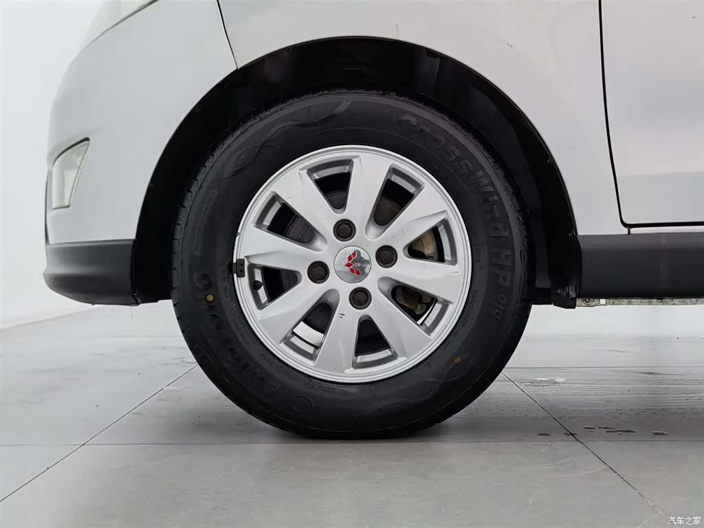 Wuling Hongguang, 2013 17