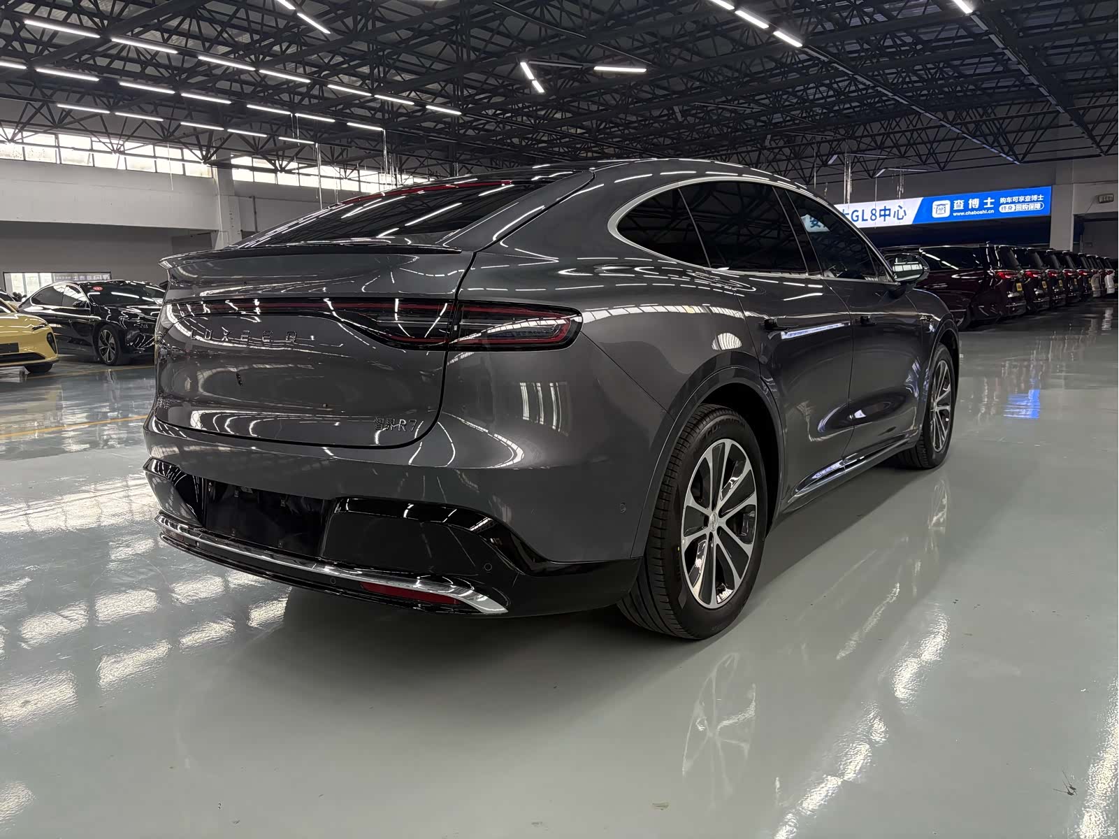 Luxeed R7, 2025 13