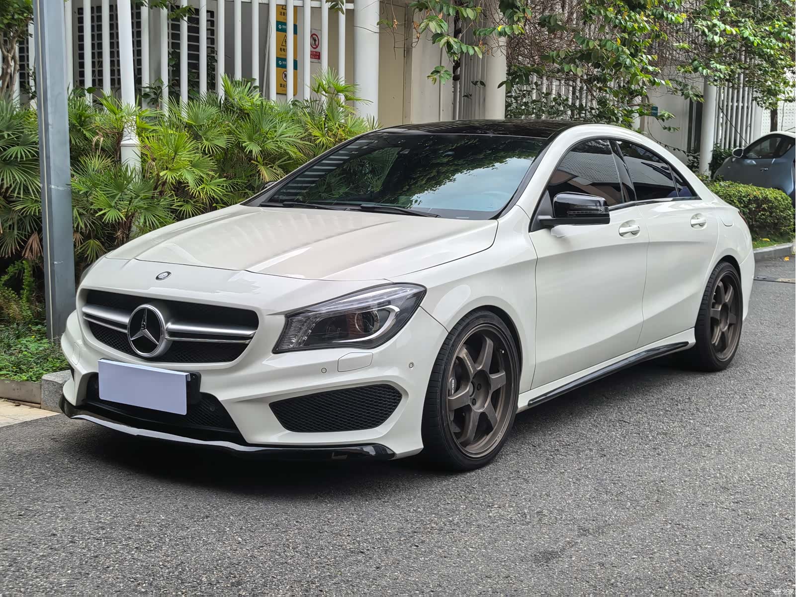 Mercedes-Benz CLA, 2014 1