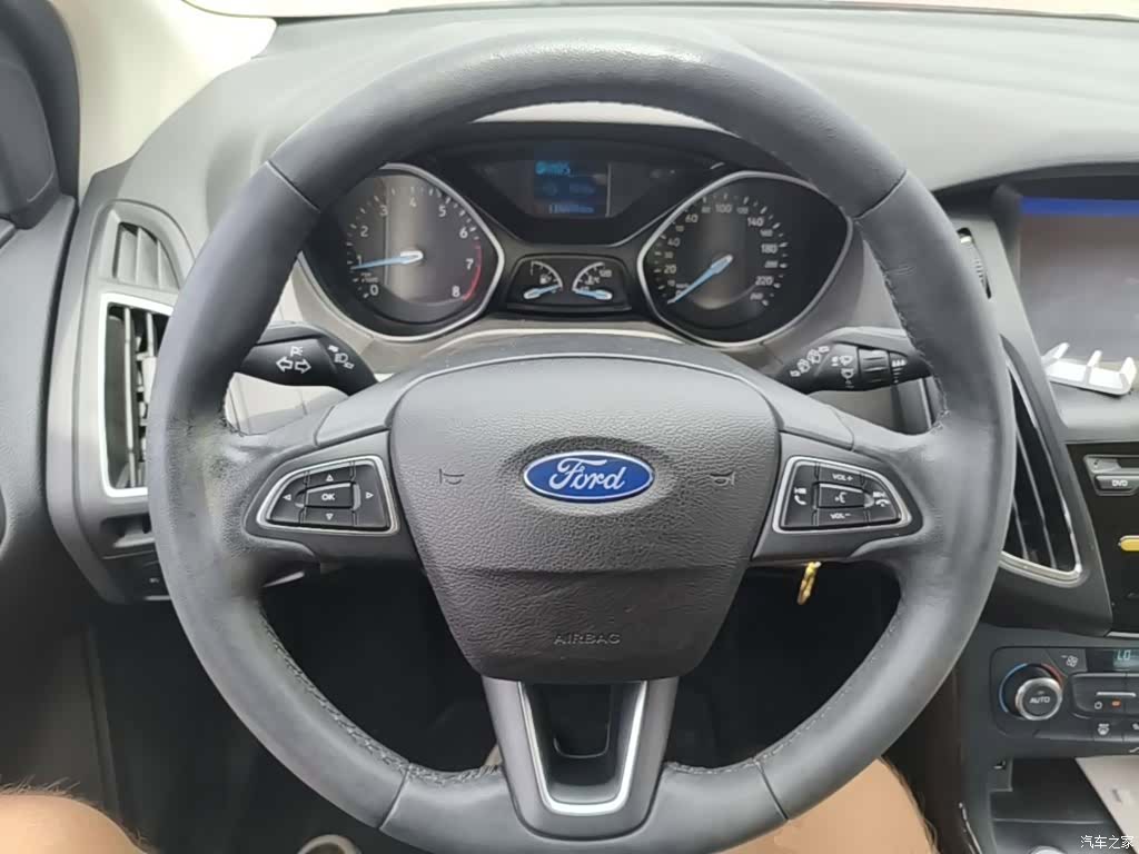 Ford Focus, 2015 7