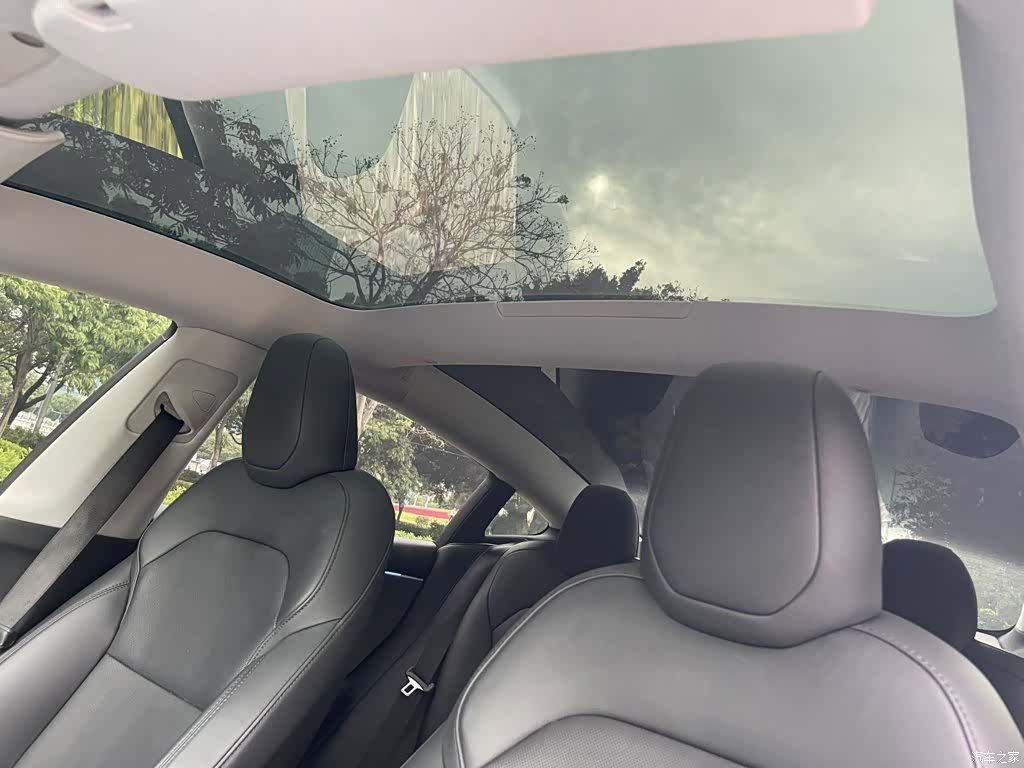 Tesla Model 3, 2024 13