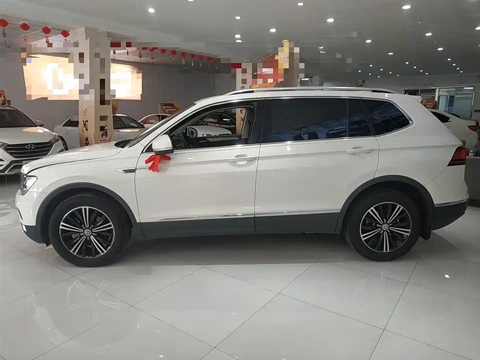 Volkswagen Tiguan L