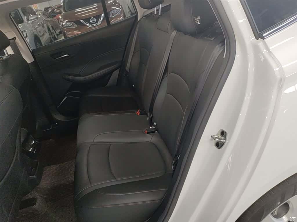Roewe i5, 2025 17