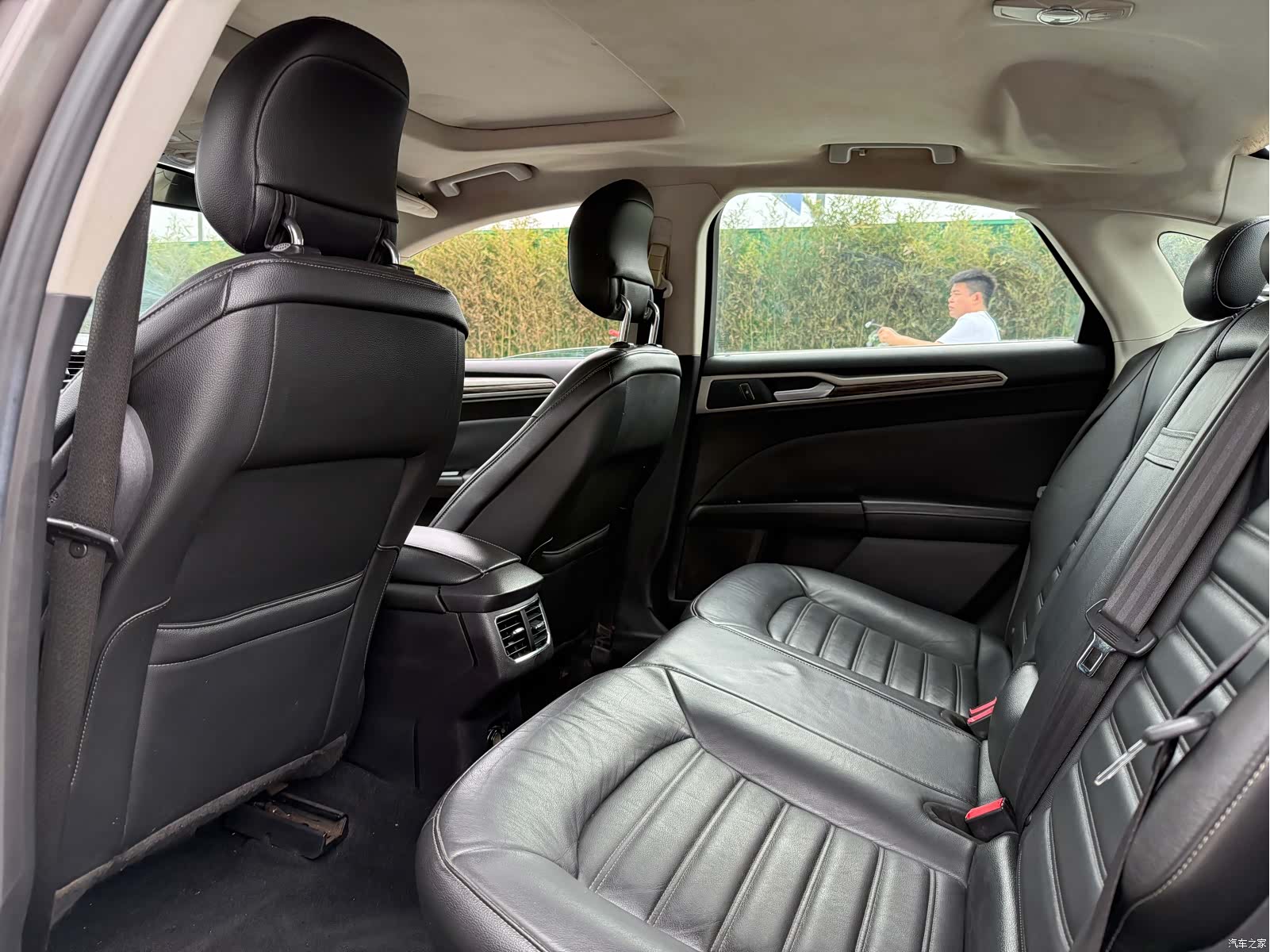 Ford Mondeo, 2015 12