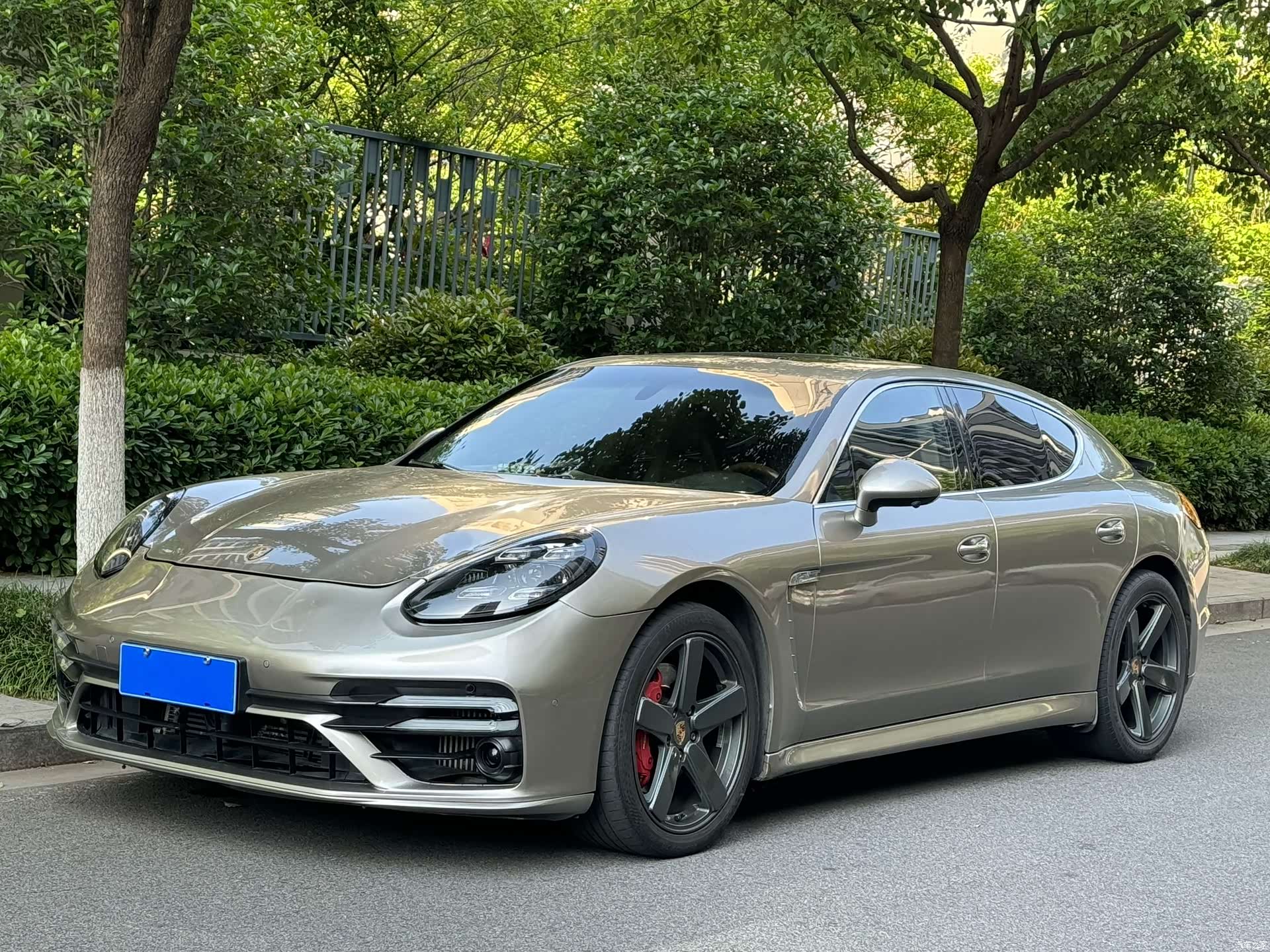 Porsche Panamera, 2010 1