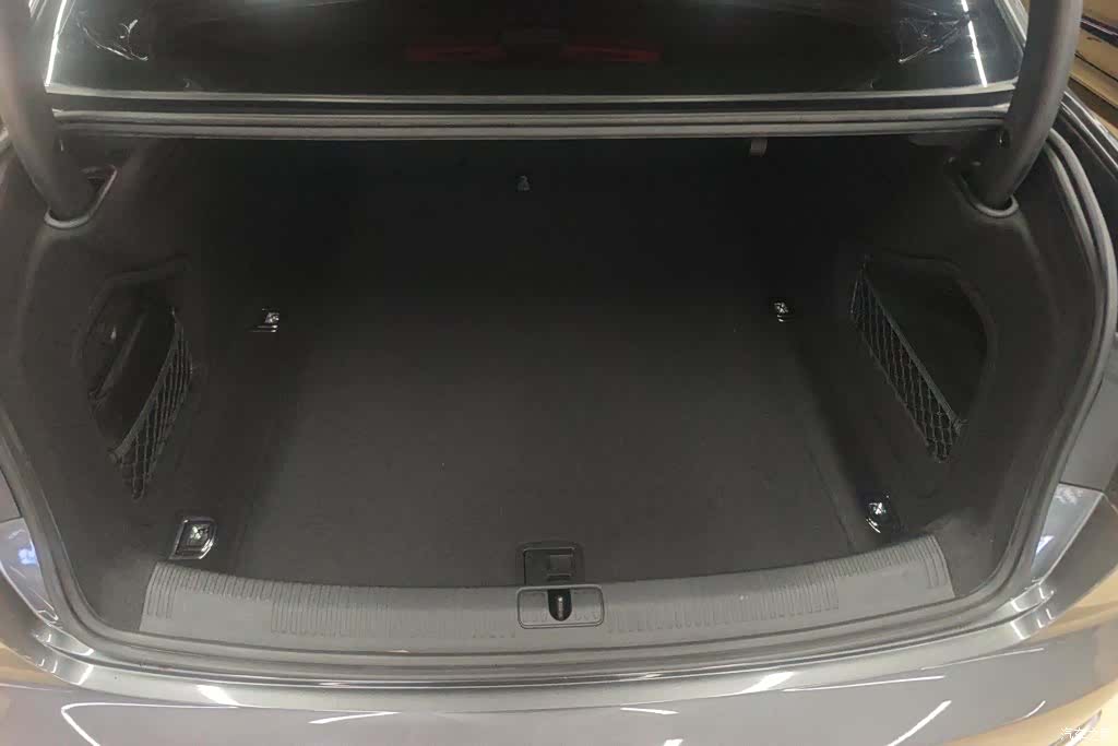 Audi A4L, 2019 4