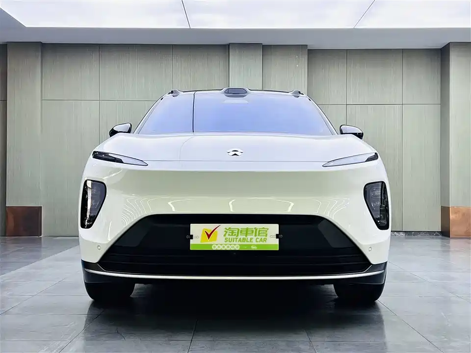 NIO ES8