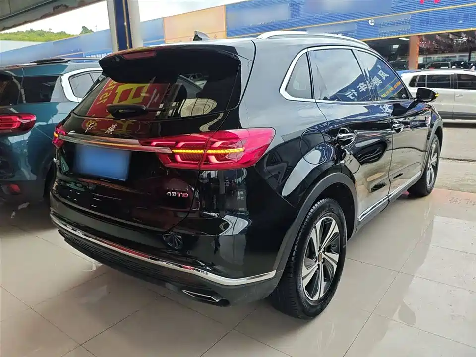 Hongqi HS5