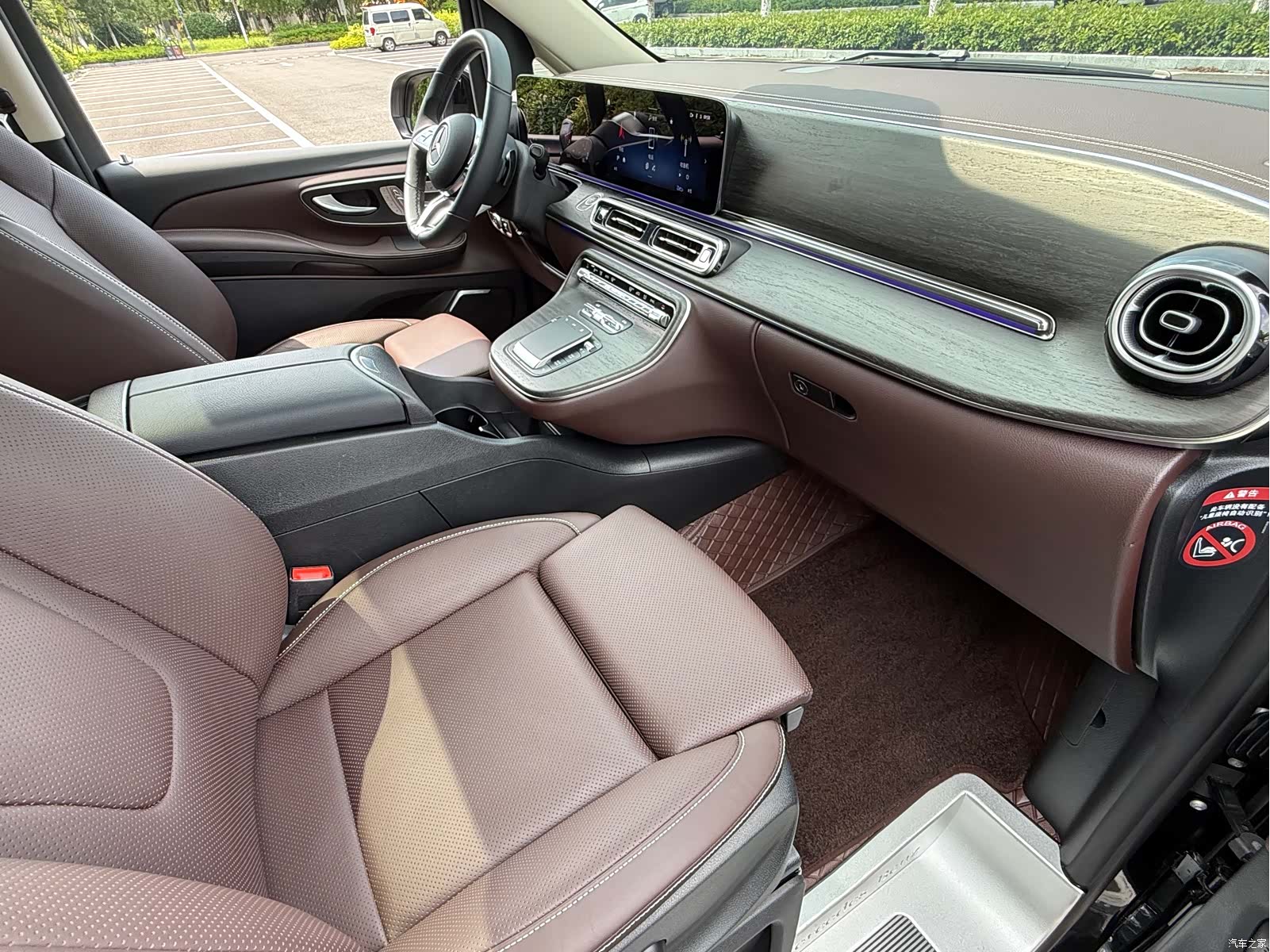 Mercedes-Benz V-Class, 2025 9