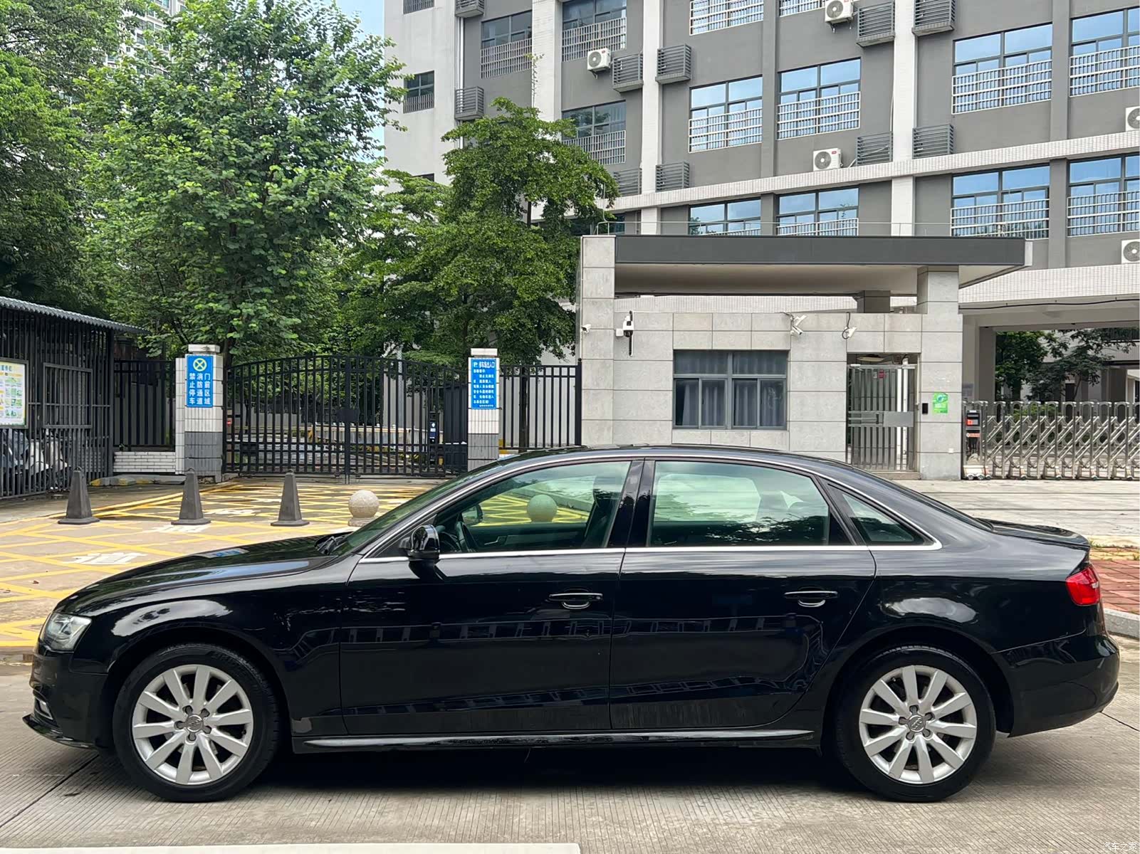 Audi A4L, 2013 4