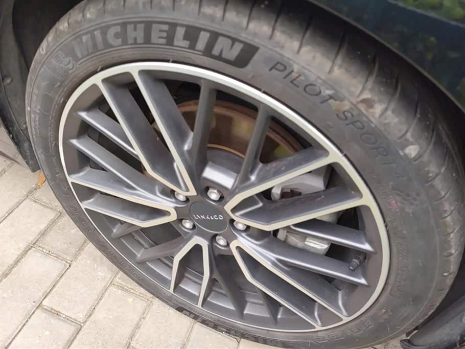 Lynk & Co 02 Hatchback