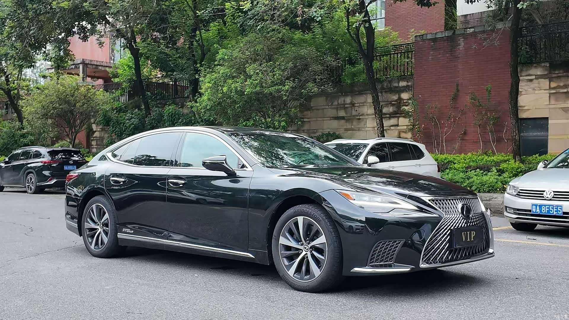 Lexus LS, 2022 3