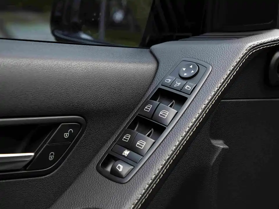 Mercedes-Benz R-class