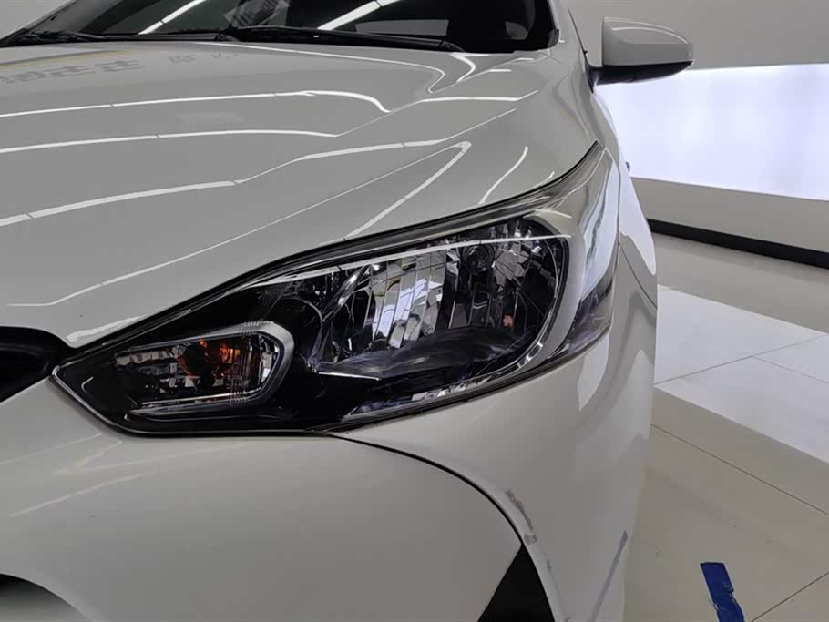 Toyota YARiS L to enjoy