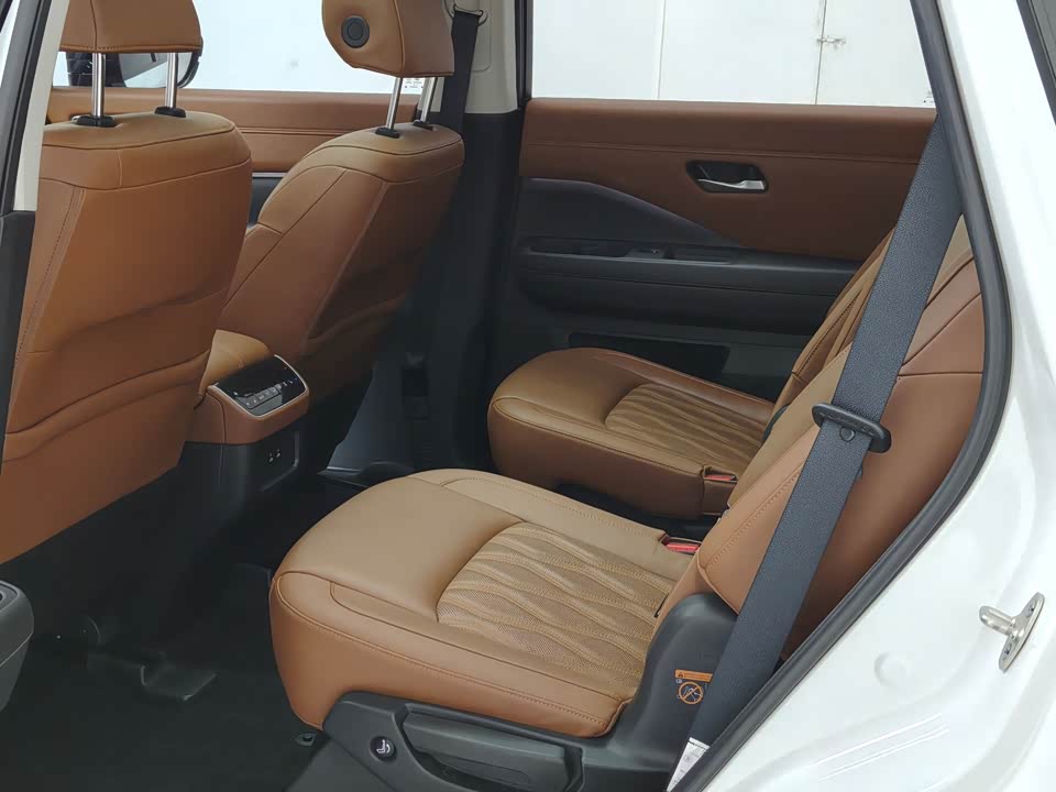 Nissan Exploring the land