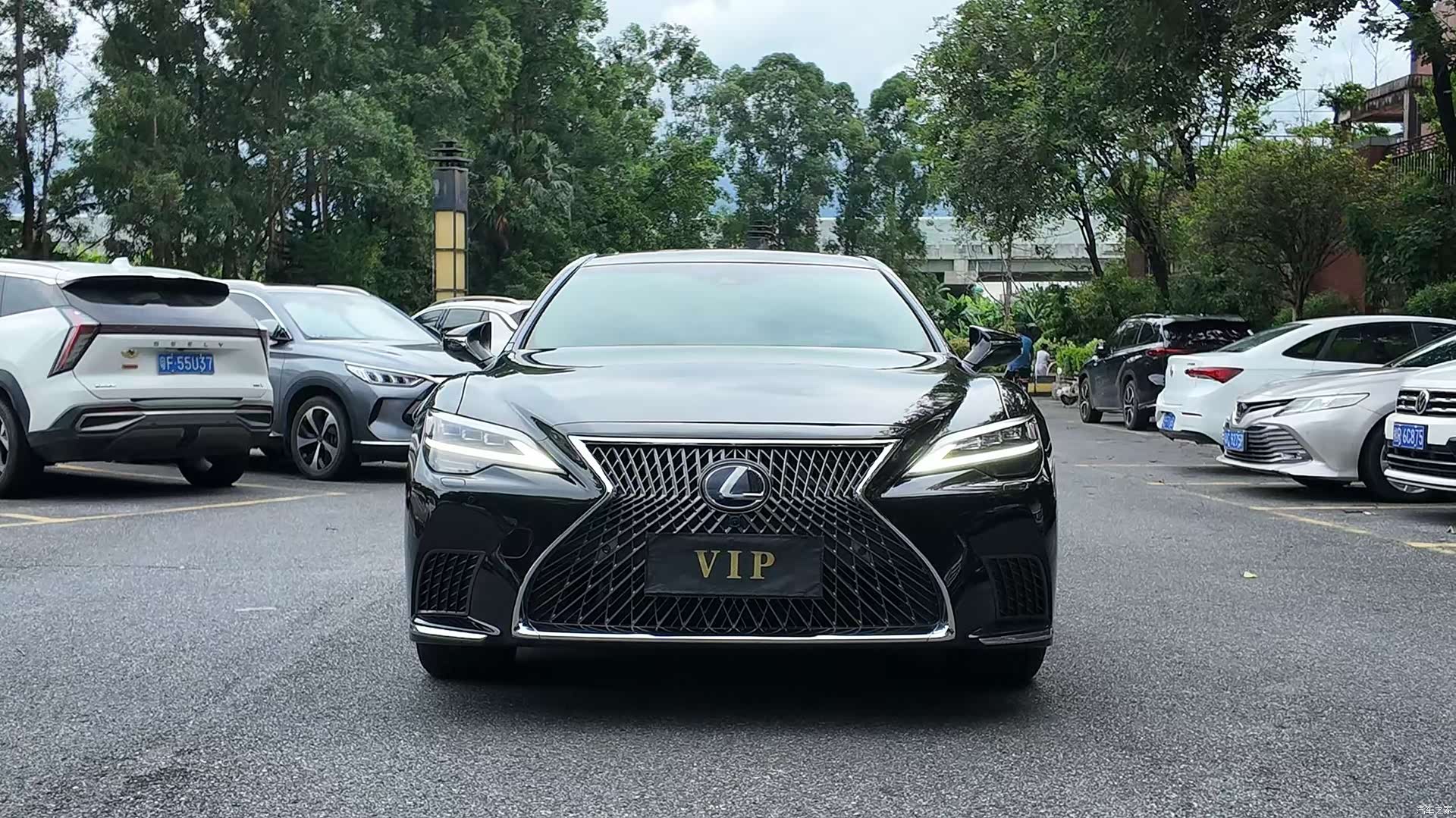 Lexus LS, 2022 2