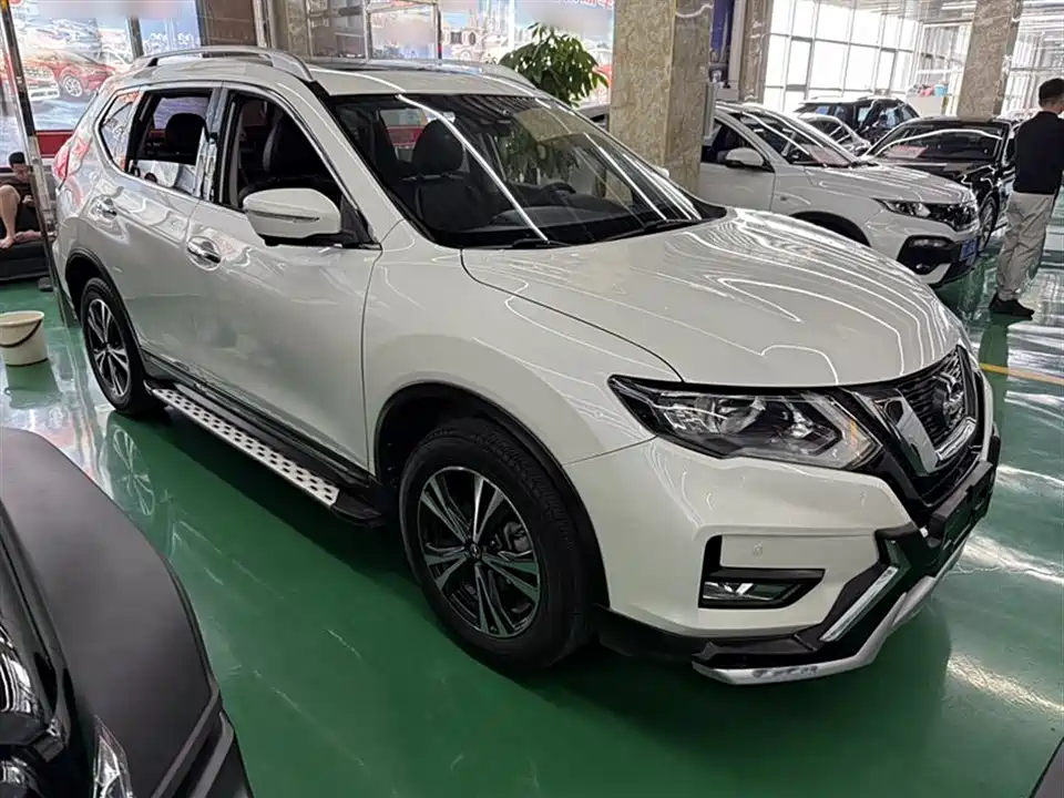 Nissan Qijun
