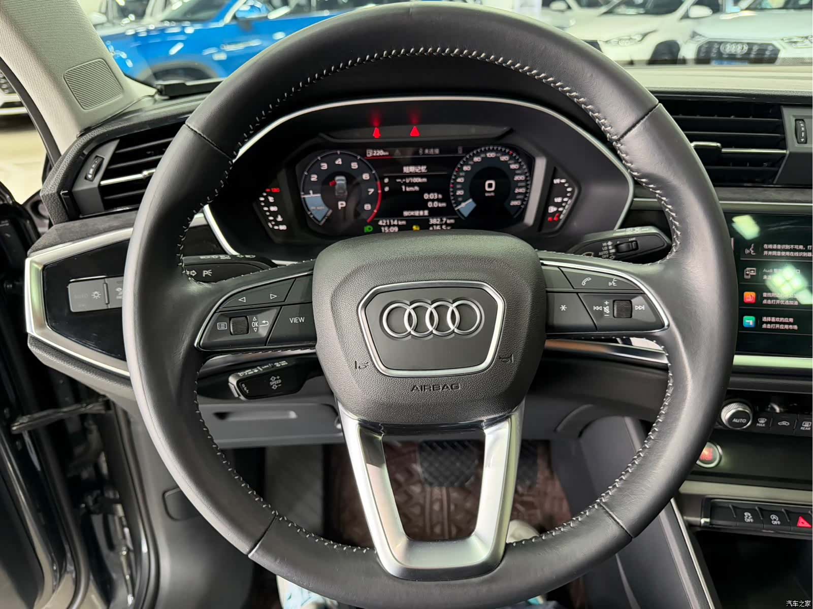 Audi Q3, 2022 10